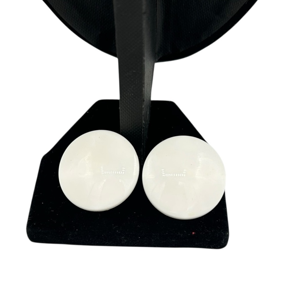 Vintage White Round Clip On Earrings
